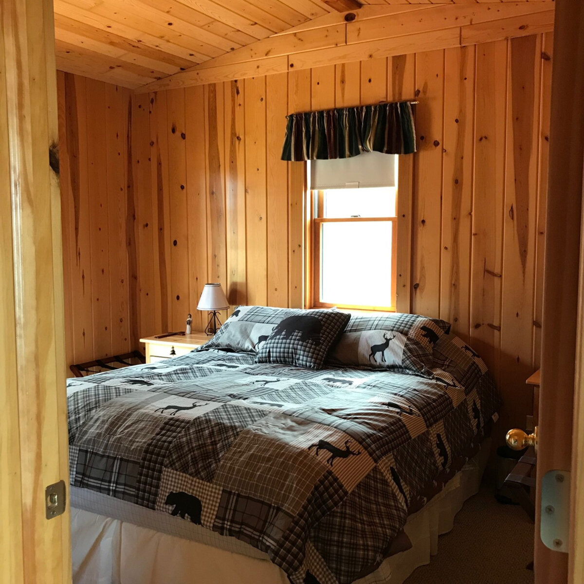 Honeymoon Cottage bedroom